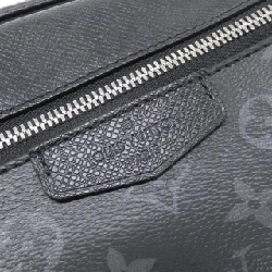 Túi đeo chéo ngoài trời Louis Vuitton Taiga Lama PM M30233 - Hàng hiệu Chính hãng 768349
