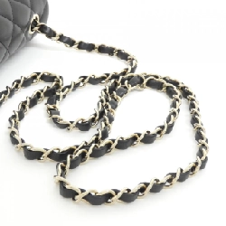 Túi xách chéo Chanel 69900 612581