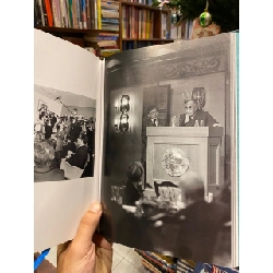 Đức Đạt Lai Lạt Ma: Bộ ảnh của Manuel Bauer thực hiện từ 1990-2024 745526