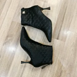 Bốt đen nữ size 37-38 992679