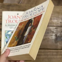Combo sách tác giả Joanna Trollope - A Passionate Man & The Best of Friends 731626