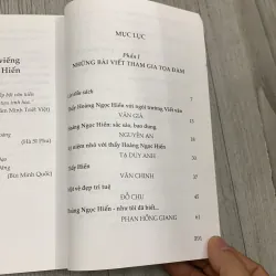 Hoàng ngọc hiến trong lòng bè bạn. 10b1 1026364