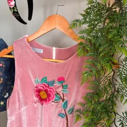 Đầm nữ cổ tròn thêu tay thủ công màu hồng size S phong cách trẻ trung