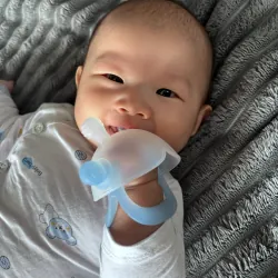 Gặm nứu silicone chính hãng còn mới