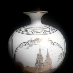 Bình gốm Bát Tràng