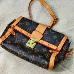 THANH LÝ: TÚI XINH GIÁ HẠT DẺ 1004322