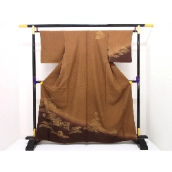 Áo dài thăm viếng với họa tiết vàng và thêu - Hàng hiệu Authentic