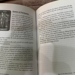 Sách ngoại văn tiếng Anh - Easy Tarot Handbook 95243