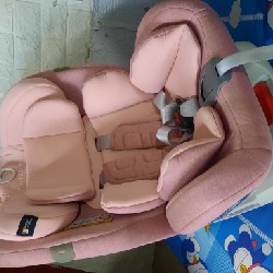 Ghế ngã xoay 360.isofix sử dụng từ sơ sinh đến 10tuoi.mới 90% bass 1tr900.còn bảo hành