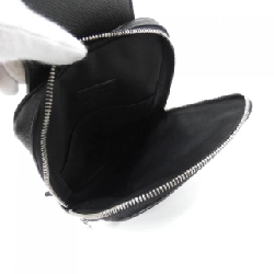 Túi đeo chéo Louis Vuitton Taiga Avenue M30443 610222