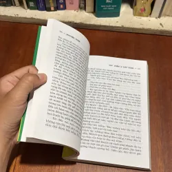 Tác Phẩm Và Lời Bình (Tác Phẩm Văn Học Trong Nhà Trường) - Nguyễn Tuân, Xuân Quỳnh - 2011 907584