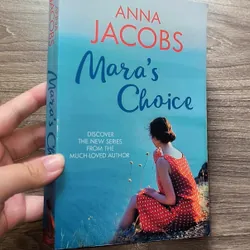 Mara's Choice: The Uplifting Novel of Finding Family and Finding Yourself by Anna Jacobs