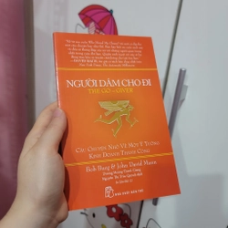 Sách NGƯỜI DÁM CHO ĐI