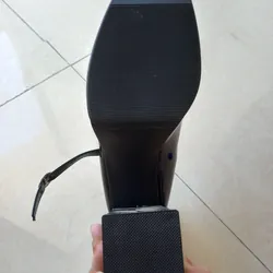 Già cao gót 7p màu đen da bóng 573101