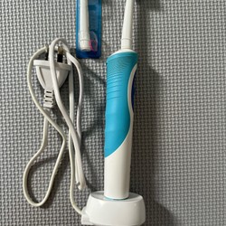 Bàn chải điện Oral-B 148890