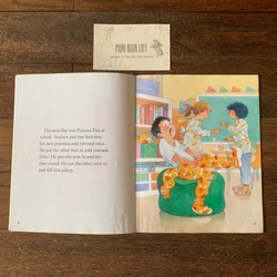 Sách ngoại văn Pyjama Day!, Used 492654