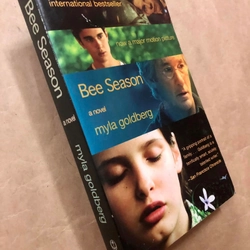 Sách ngoại văn cũ Bee Season - Myla Goldberg 305464