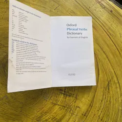 OXFORD PHRASAL VERBS DICTIONARY FOR LEARNERS OF ENGLISH  602671