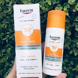 Chống nắng EUCERIN OIL CONTROL DRY TOUCH 821