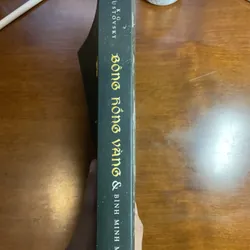 [TRUYỆN NGẮN] Bông hồng vàng & Bình minh mưa - K.G.Paustovsky 695913