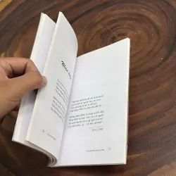 II Văn Học: Từ Khi Có Phượng - Nguyễn Ngọc Hưng - 2005 1001903