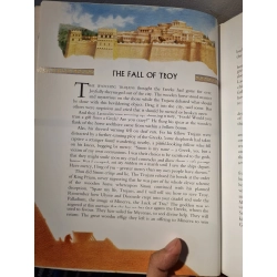 IN SEARCH OF A HOMELAND : The Story of The Aeneid - Penelope Lively (Ian Andrew Illustrated) 222640