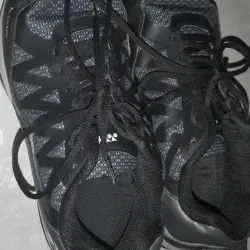 Yonex Voltrex size42 màu đen ( cam kết hàng chính hãng có box) tình trạng :95% 792590