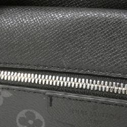 Túi đeo chéo Louis Vuitton Taiga Lama Outdoor Messenger PM M30233 - Hàng hiệu Chính hãng 767703