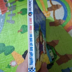 Junie B. Jones Có Con Quái Vật Dưới Gầm Giường 927033