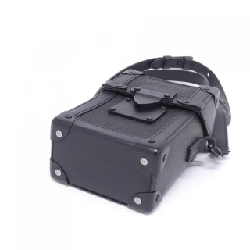 Túi xách đeo vai Louis Vuitton Trunk Monogram Vertikal Wearable Wallet M82070 613315