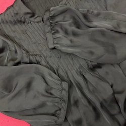 Áo kiểu nữ, lụa mềm cao cấp đẹp, size S đã sử dụng , mới 80 % 541390