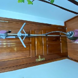 Bàn là hơi nước dạng đứng Lock & Lock 70