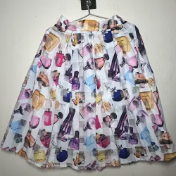 Váy nữ họa tiết mỹ phẩm màu sắc size M