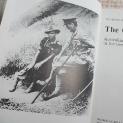 The Commanders: Australian Military Leadership in the Twentieth Century - Khổ lớn, bìa vải 788313