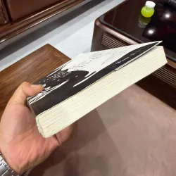 Thiên Tài Bên Trái, Kẻ Điên Bên Phải – Cao Minh- K5 1035676