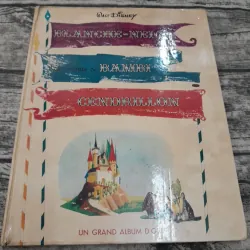 Sách truyện cổ tích màu khổ lớn tiếng Pháp- Waly Disney BLANCHE, BAMBI, CENDRILION in 1963