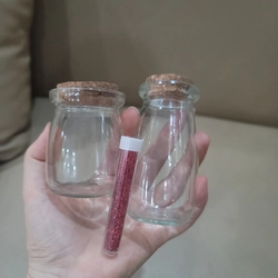 2 Lọ Thủy Tinh và 1 Lọ Nhũ Đỏ trang trí - TẶNG kèm khách mua,vui lòng chỉ chọn 1 QUÀ/ đơn