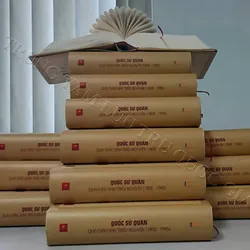 Quốc sử quán qua châu bản triều Nguyễn | Trung tâm lưu trữ quốc gia I 557837