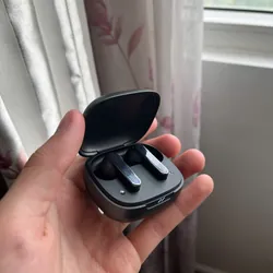 Tai nghe Bluetooth JBL Live 2 Pro đẹp keng kèm ốp cáp sạc 731612