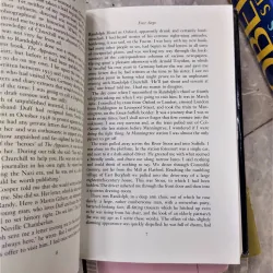 Sách ngoại văn - In Search of Churchill: A Historian's Journey - Gilbert Martin 687547