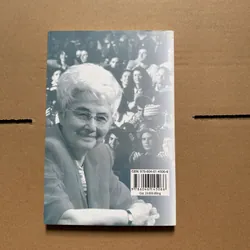 Nghệ thuật yêu thương 704064