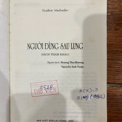 Người đứng sau lưng - Vladimir Medvedev (7) 525697