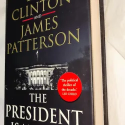  The President Is Missing (Bill Clinton & James Patterson) (bìa cứng khổ lớn) 748372