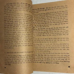 Ôn tập và luyện thi Văn học Tập 1  784047