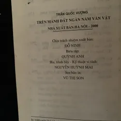 Trên mảnh đất ngàn năm Văn vật- Trần Quốc Vượng (chữ ký)  1005150