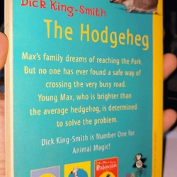 Ngoại văn về động vật dành cho bé - THE HODGEHEG (Dick King-Smith) (Bìa sờn)  496143
