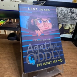 Agatha Oddly The secret key Lena Jones