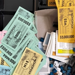 Cờ tỷ phú Monopoly mua từ USA về (giá Mỹ 650K bán 299K) 508459