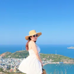 Váy liền dạo phố