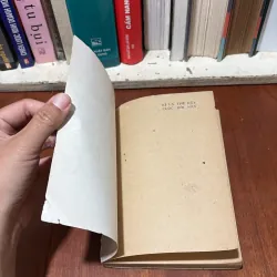 II Văn Học Nước Ngoài: Kì Lạ Thế Đấy Cuộc Đời Này - ĐANIN GRANIN - 1986 754416